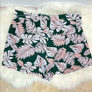 Brave Soul Tropical belted Dress shorts Lg with side pockets ,white,gree…